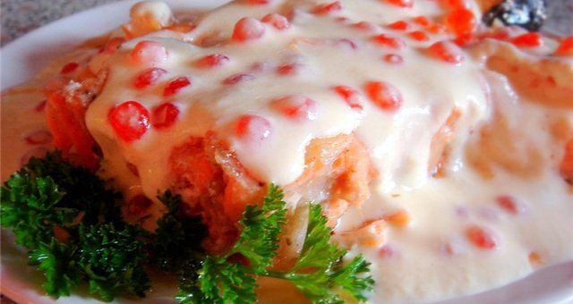 Форель в сливочном соусе в духовке - рецепт с фото пошагово